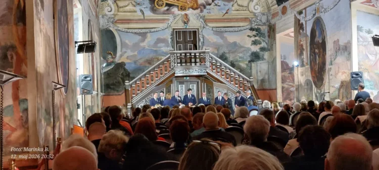 Podpora bolnikom s fibromialgijo na dobrodelnem koncertu ob svetovnem dnevu
